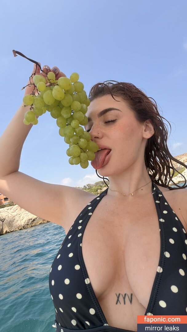 Carla_vyxx, carla_vyx, https: Meztelen kiszivárgások  Fotó #3
