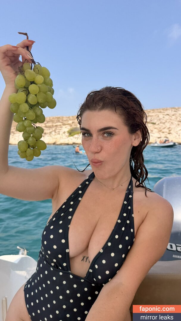 Carla_vyxx, carla_vyx, https: Meztelen kiszivárgások  Fotó #4