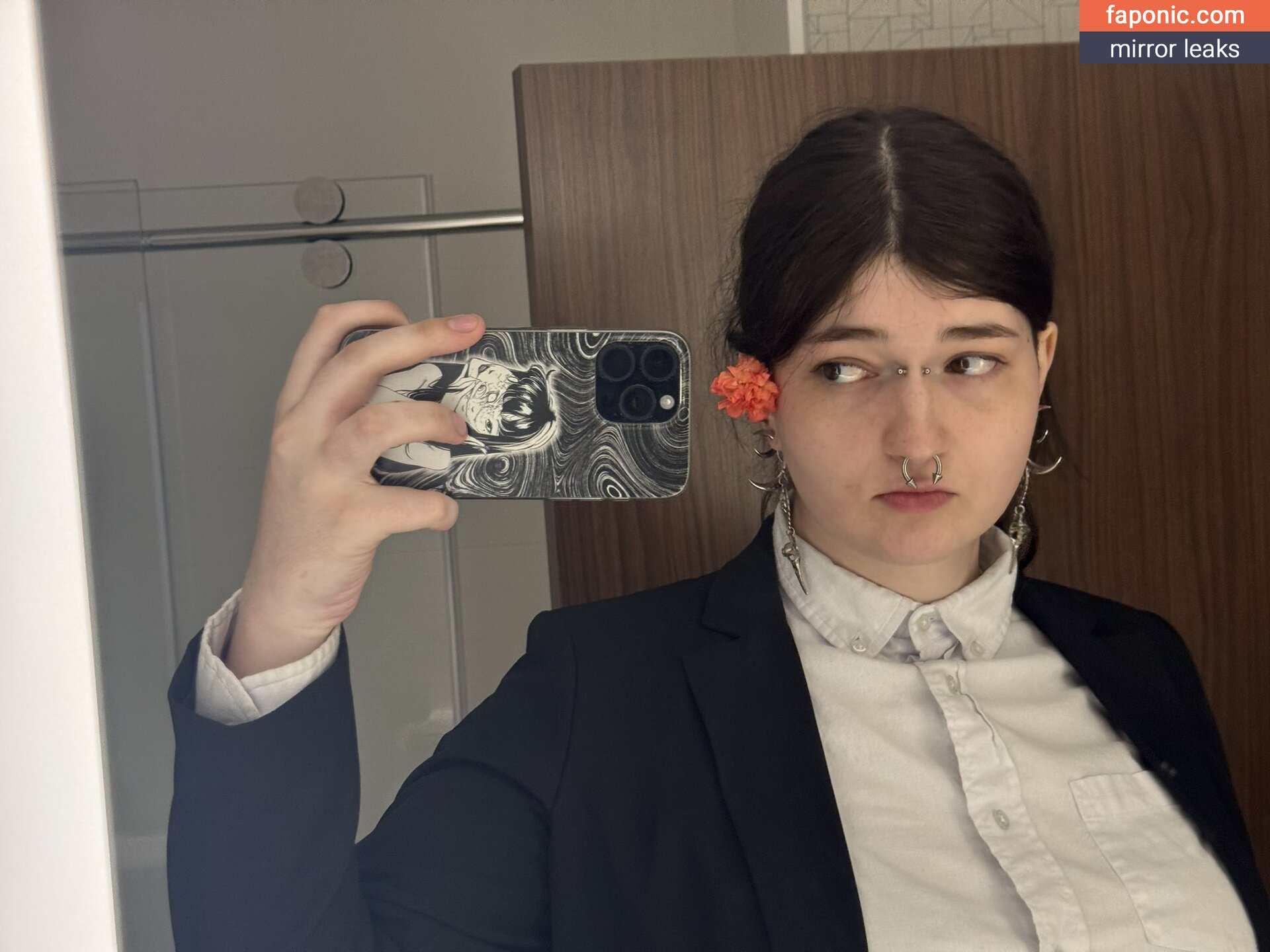 Lilith, https: Meztelen kiszivárgások  Fotó #2
