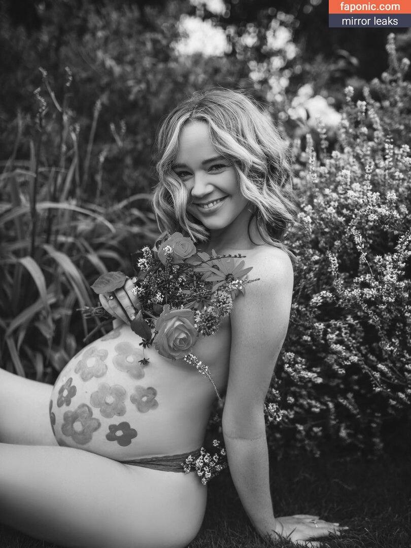 Hollyoaks, hollyoaksofficial, sarahjaynedunnofficial Meztelen kiszivárgások OnlyFans Fotó #6