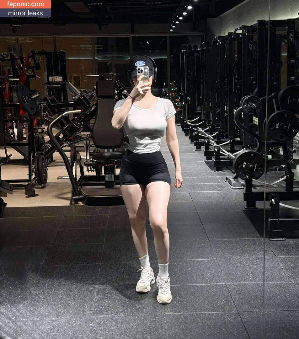 Evawishx, Evawxsh, hanxiao_ss, imeva Meztelen kiszivárgások OnlyFans Fotó #40