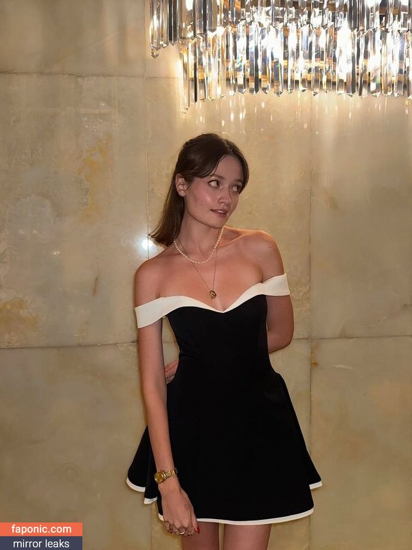 caitlinerinoneill, heyitsapril Meztelen kiszivárgások OnlyFans Fotó #1
