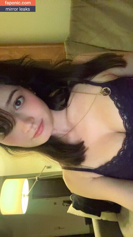 caitlinerinoneill, heyitsapril Meztelen kiszivárgások OnlyFans Fotó #22