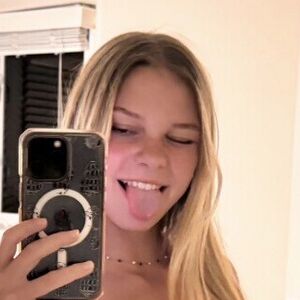 Eviewhiteee