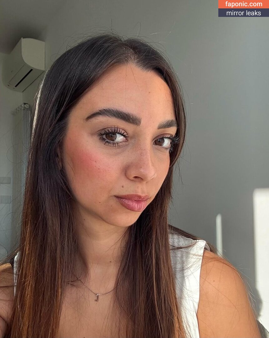 Lara Coxx