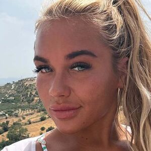Nicole Barker
